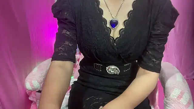 Snapshot of Queen_Angelena chatting on 01/01/25, 03:46 Queen Angelena online show from 01/01/25, 03:46
