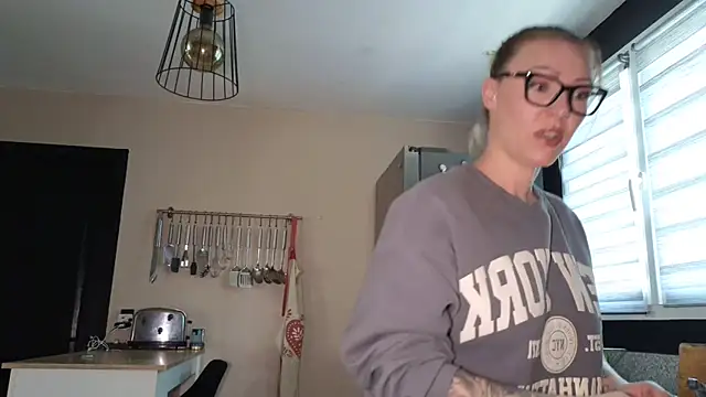 Sacha-xx online show from 02/17/26, 08:22