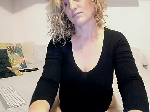 Jadore able online show from 02/08/25, 05:51