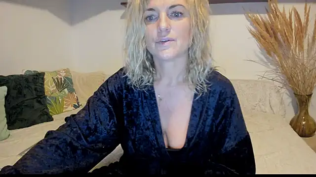 Jadore able online show from 10/28/25, 02:37