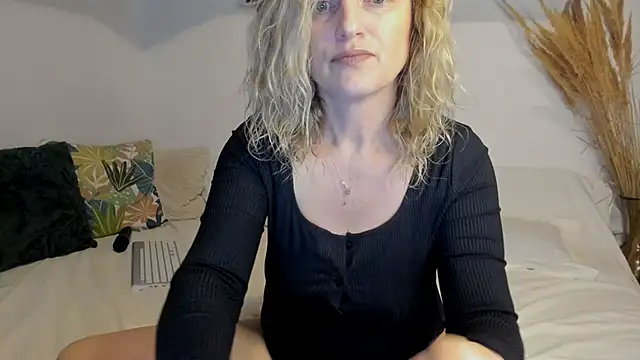 Jadore able online show from 03/01/26, 03:08