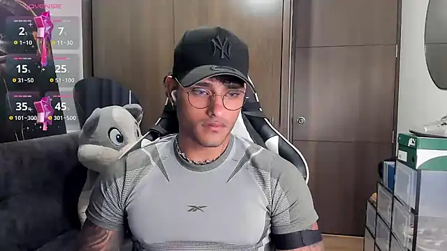 Alessandro Vanni online show from 10/28/25, 02:15