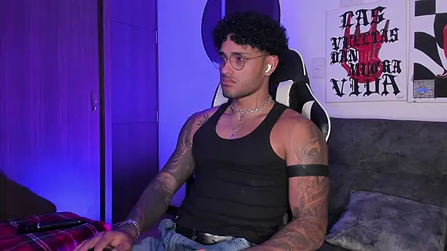 Alessandro Vanni online show from 03/18/26, 02:37