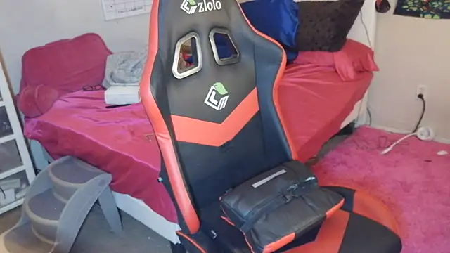 sugahfreeee online show from 12/18/25, 03:45