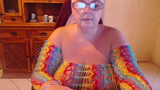 MISS LINDAH online show from 06/04/26, 04:40