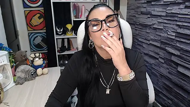 Snapshot of Cruela_deviil chatting on 08/09/26, 09:09 Cruela deviil online show from 08/09/26, 09:09