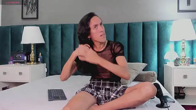 Snapshot of Karol_fenixx chatting on 01/07/25, 02:42 Karol fenixx online show from 01/07/25, 02:42