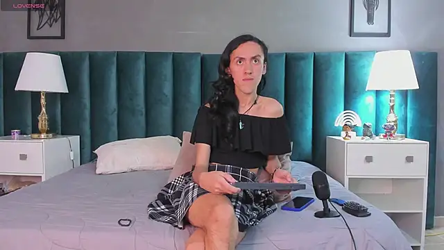 Snapshot of Karol_fenixx chatting on 02/28/25, 05:26 Karol fenixx online show from 02/28/25, 05:26