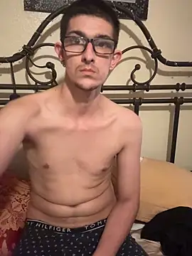 Snapshot of YounngStallion69 chatting on 12/04/25, 11:41 YounngStallion69 online show from 12/04/25, 11:41