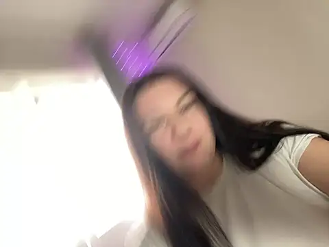 Snapshot of viki_love77 chatting on 03/20/25, 04:51 viki love77 online show from 03/20/25, 04:51