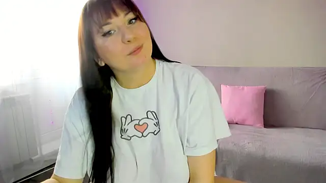 Snapshot of viki_love77 chatting on 04/25/26, 03:53 viki love77 online show from 04/25/26, 03:53