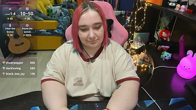 Softie Sofy online show from 02/13/25, 08:48