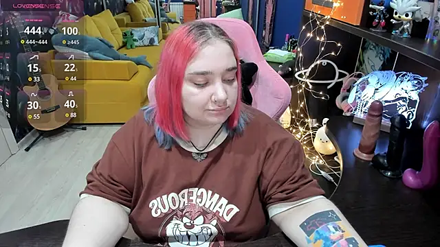 Softie Sofy online show from 03/18/25, 11:08