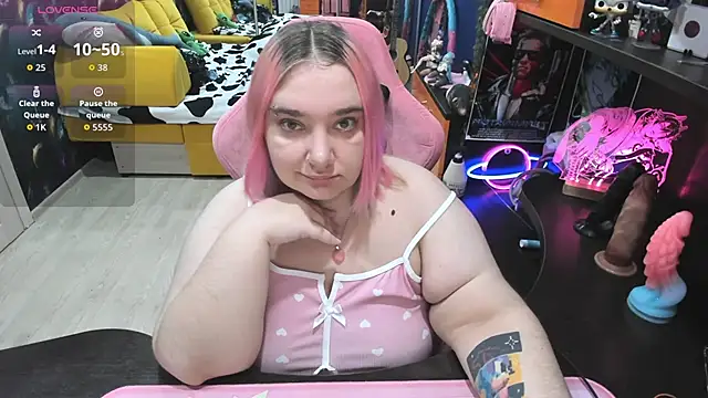 Softie Sofy online show from 11/06/25, 03:29