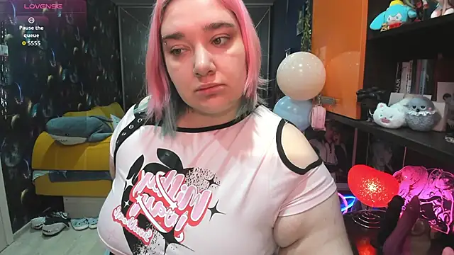 Softie Sofy online show from 02/14/26, 03:58