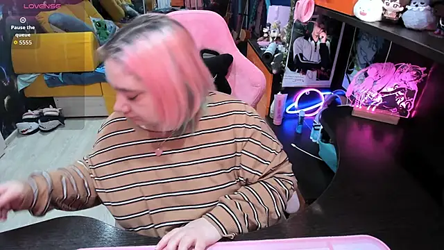 Softie Sofy online show from 02/27/26, 03:06