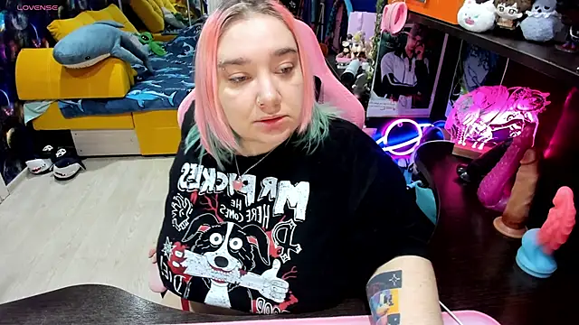 Softie Sofy online show from 02/28/26, 01:06