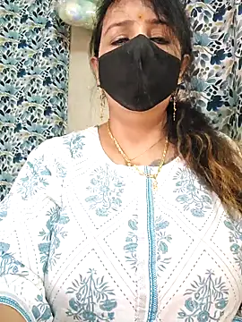 cute-tanvi online show from 09/15/25, 12:54