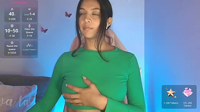 Snapshot of lilassoul8_ chatting on 10/14/25, 04:35 lilassoul8  online show from 10/14/25, 04:35