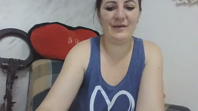 Snapshot of Naughtyredd chatting on 06/07/26, 05:27 Naughtyredd online show from 06/07/26, 05:27