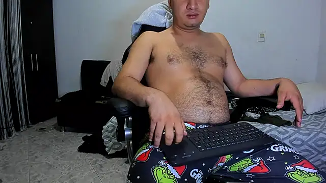 Snapshot of ares_sexxx chatting on 06/17/26, 10:17 ares sexxx online show from 06/17/26, 10:17