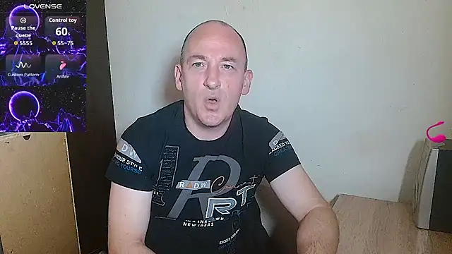 Snapshot of Johan___Barker chatting on 05/26/26, 10:22 Johan Barker online show from 05/26/26, 10:22