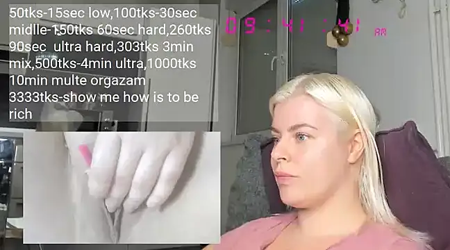 queenofthenighttt online show from 12/18/24, 08:42