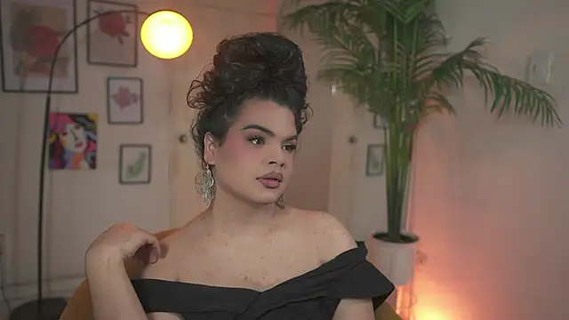 Snapshot of artechloe chatting on 11/25/25, 05:46 artechloe online show from 11/25/25, 05:46