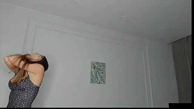 xx leila online show from 12/04/25, 10:35