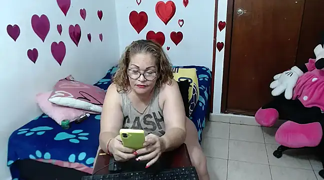 Snapshot of Britney-22 chatting on 01/10/25, 03:07 Britney-22 online show from 01/10/25, 03:07