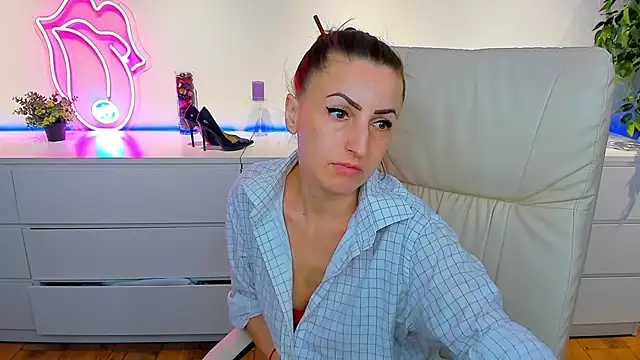 Rebecca Diamond online show from 02/23/25, 06:17