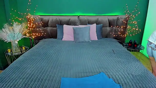 Rebecca Diamond online show from 02/24/25, 06:49