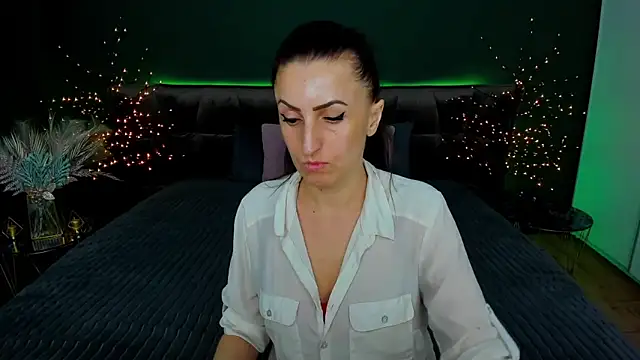 Rebecca Diamond online show from 03/09/25, 01:04