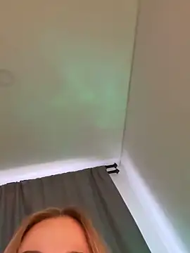 curchez  online show from 02/17/25, 08:26