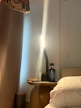 curchez  online show from 11/18/25, 07:07