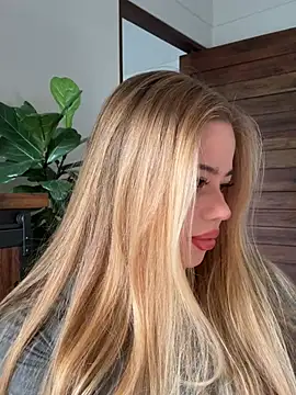 curchez  online show from 04/08/26, 08:20