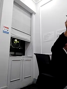 Mansex73 online show from 09/28/25, 07:14