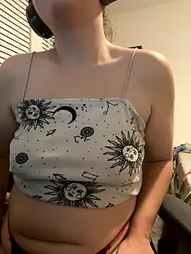 Snapshot of bratcore chatting on 09/13/25, 04:23 bratcore online show from 09/13/25, 04:23