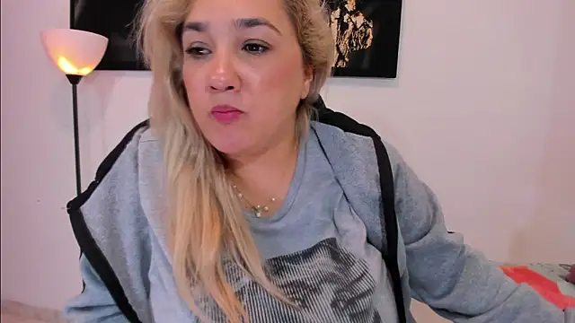 Eva MilfF online show from 01/06/25, 04:34