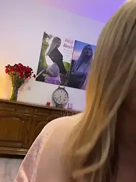 Snapshot of Cute-Alice chatting on 03/14/25, 10:05 Cute-Alice online show from 03/14/25, 10:05