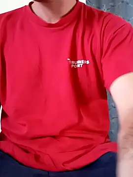 Snapshot of Rolandxxxr chatting on 01/01/25, 11:38 Rolandxxxr online show from 01/01/25, 11:38