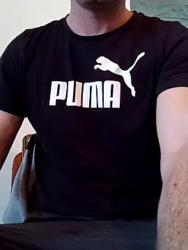 Snapshot of Rolandxxxr chatting on 02/05/25, 08:32 Rolandxxxr online show from 02/05/25, 08:32