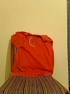 Snapshot of Rolandxxxr chatting on 03/16/25, 05:39 Rolandxxxr online show from 03/16/25, 05:39