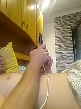 Snapshot of Rolandxxxr chatting on 11/03/25, 01:23 Rolandxxxr online show from 11/03/25, 01:23