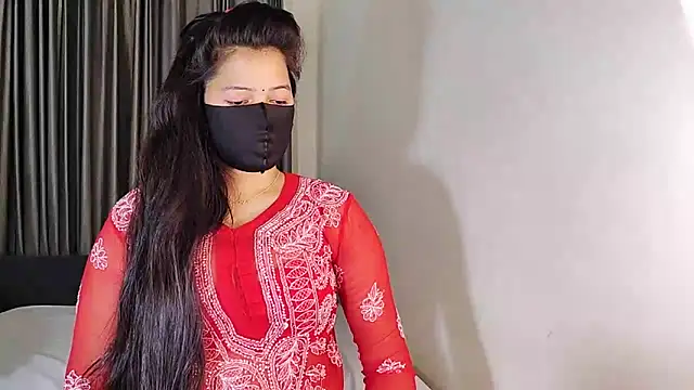 YourLovelyQueen online show from 01/14/25, 07:21