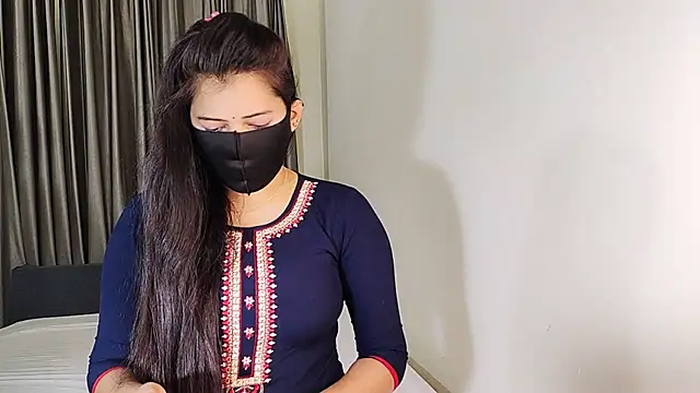YourLovelyQueen online show from 01/18/25, 03:53