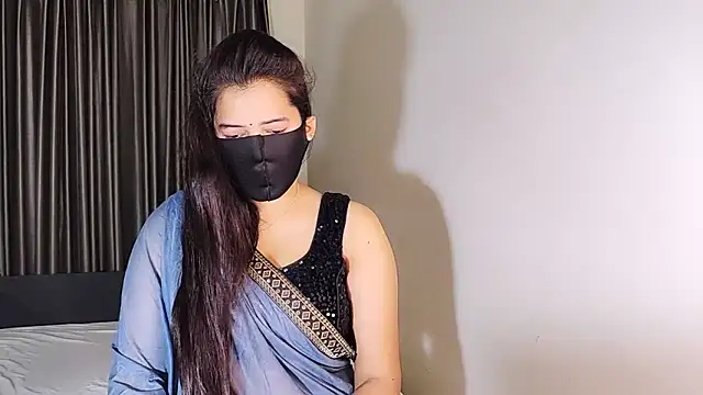 YourLovelyQueen online show from 02/13/25, 02:56