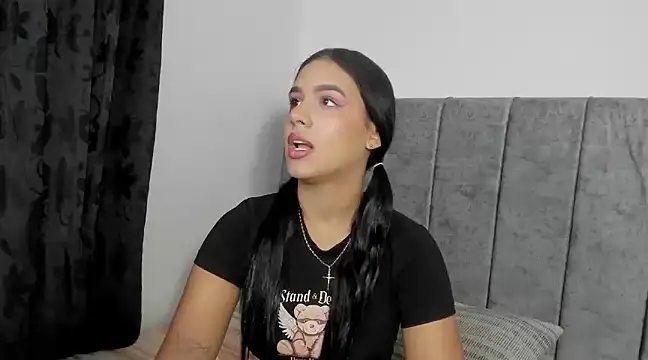 Hanna Risso online show from 03/20/25, 06:20