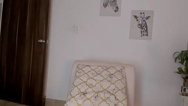 Hanna Risso online show from 10/15/25, 06:19