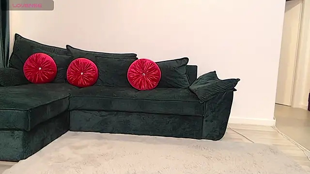 natasha-bigas online show from 04/17/26, 08:23